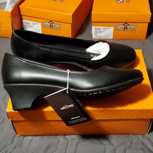 SafeTStep Shoes Safetstep Tressa Shoes 8 2 Wide Nwt Poshmark